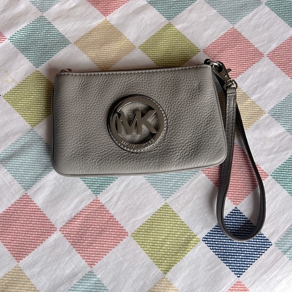 Michael Kors Pebbled Leather Wristlet - Picture 1 of 6